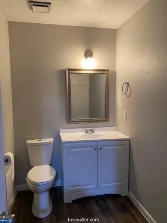 $1,400 | 1401 Airline Drive, Unit B, College Station, TX 77845