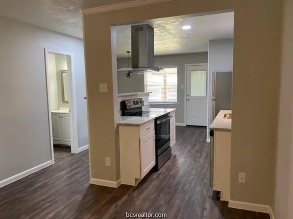 $1,400 | 1401 Airline Drive, Unit B, College Station, TX 77845