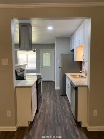 $1,400 | 1401 Airline Drive, Unit B, College Station, TX 77845