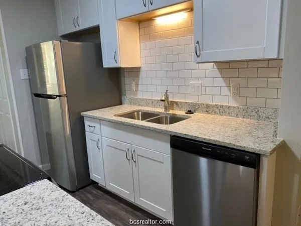 $1,400 | 1401 Airline Drive, Unit B, College Station, TX 77845