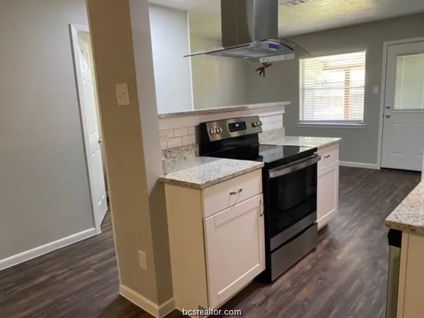$1,400 | 1401 Airline Drive, Unit B, College Station, TX 77845
