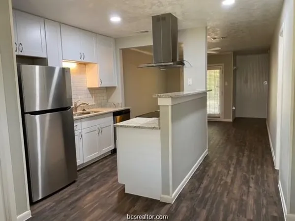 $1,400 | 1401 Airline Drive, Unit B, College Station, TX 77845