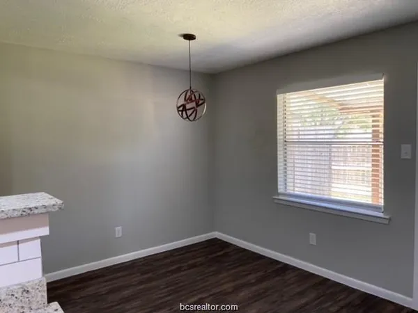 $1,400 | 1401 Airline Drive, Unit B, College Station, TX 77845