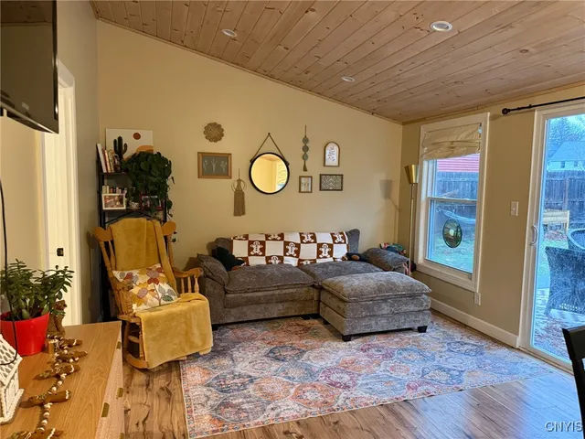 $244,900 | 203 Elmbrook Drive, Manlius, NY 13104