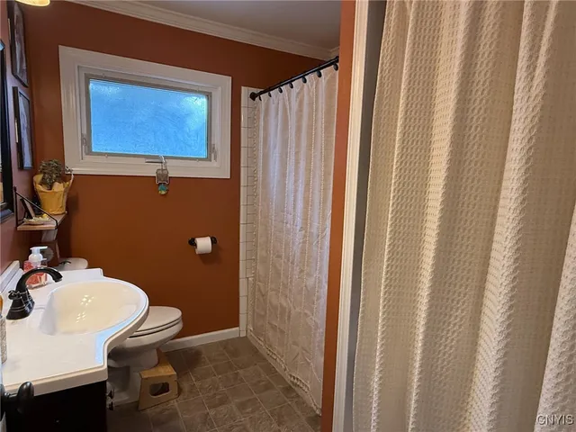 $244,900 | 203 Elmbrook Drive, Manlius, NY 13104