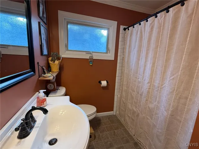 $244,900 | 203 Elmbrook Drive, Manlius, NY 13104