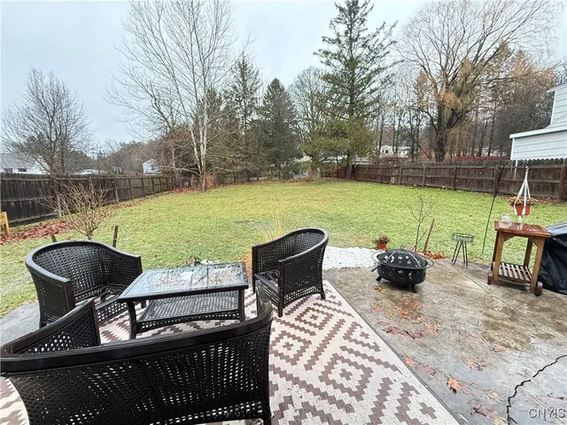 $244,900 | 203 Elmbrook Drive, Manlius, NY 13104