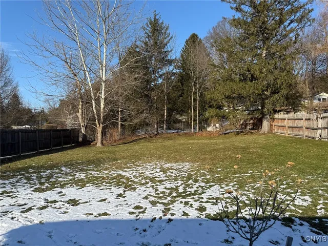 $244,900 | 203 Elmbrook Drive, Manlius, NY 13104