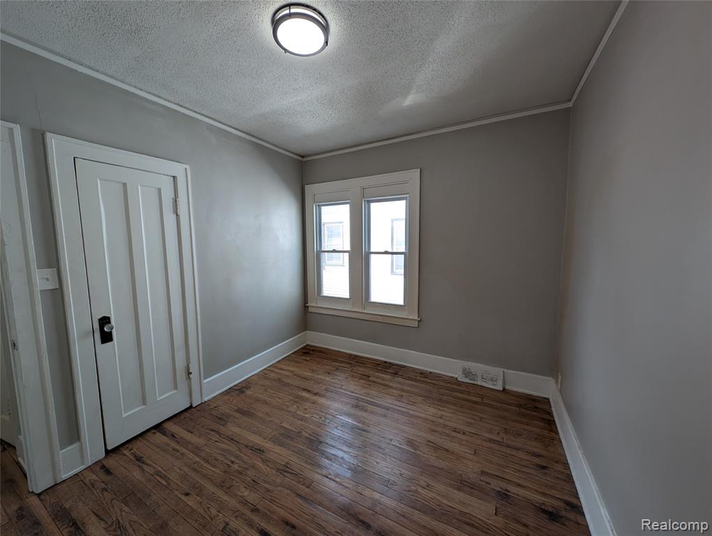 369 Newport Street Detroit, MI 48215 - Photo 22 of 32