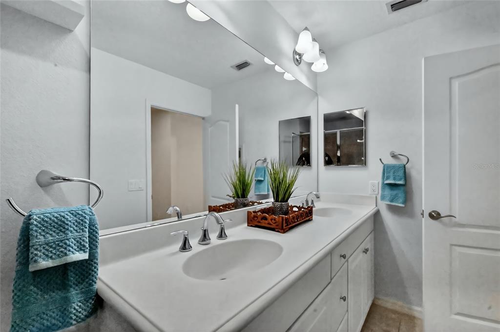 8139 Miramar Way, Unit 8139 Lakewood Ranch, FL 34202 - Photo 15 of 33