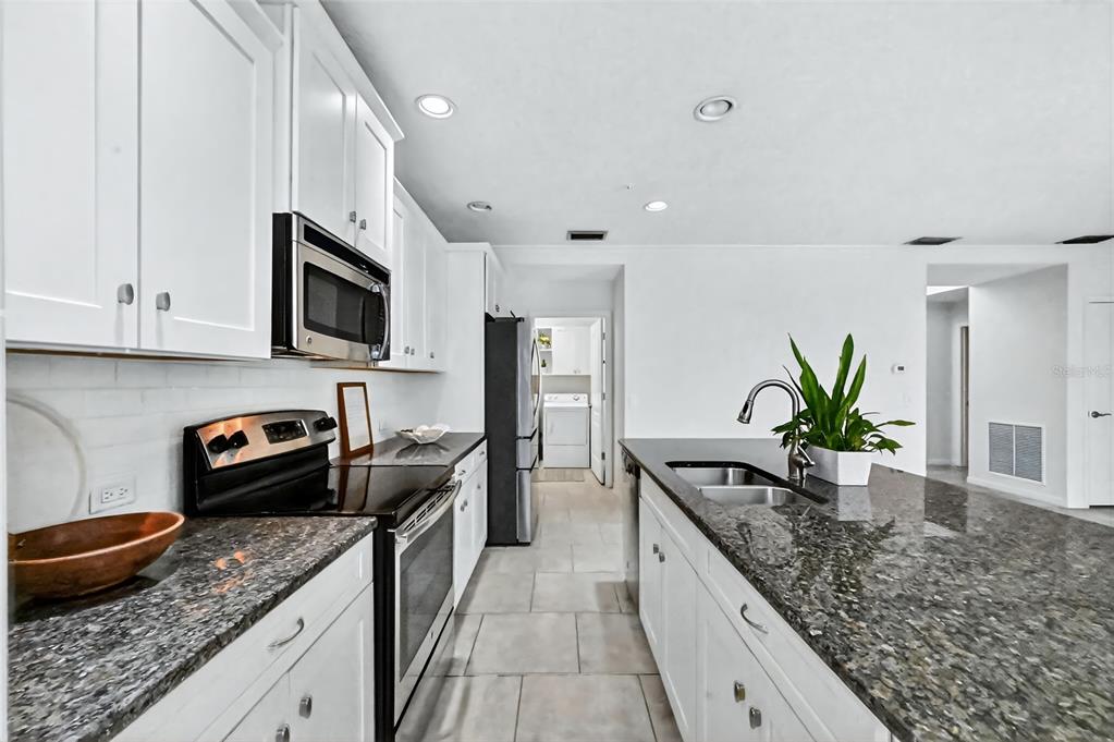 8139 Miramar Way, Unit 8139 Lakewood Ranch, FL 34202 - Photo 9 of 33