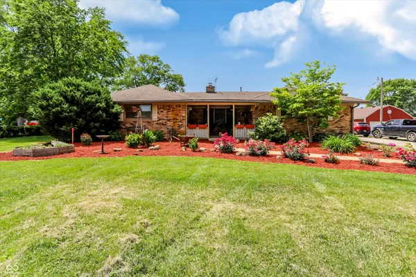 $440,000 | 8044 South County Road 0, Clayton, IN 46118