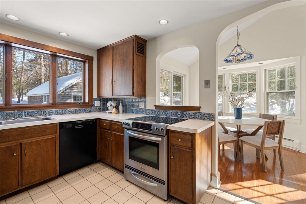 13 Rich Valley Road Wayland, MA 01778 - Photo 12 of 35