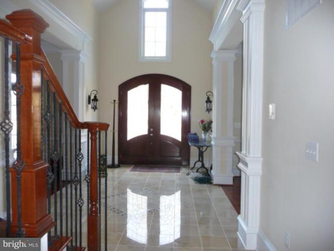 2253 Hunter Mill Road Vienna, VA 22181 - Photo 2 of 30 Entrance / Foyer