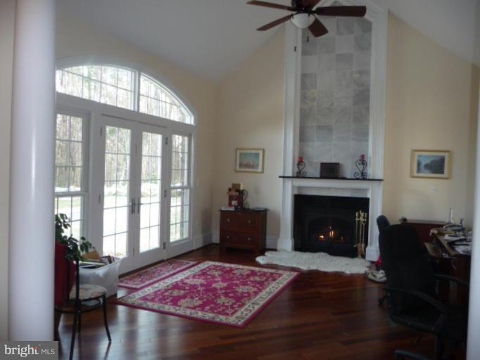 2253 Hunter Mill Road Vienna, VA 22181 - Photo 14 of 30 Den