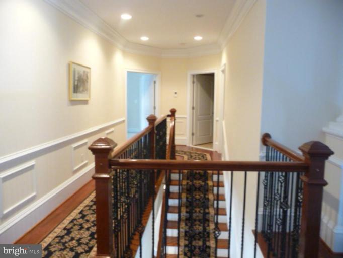 2253 Hunter Mill Road Vienna, VA 22181 - Photo 17 of 30 Hallway
