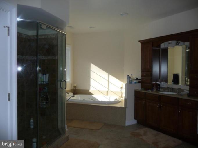 2253 Hunter Mill Road Vienna, VA 22181 - Photo 6 of 30 Master Bath