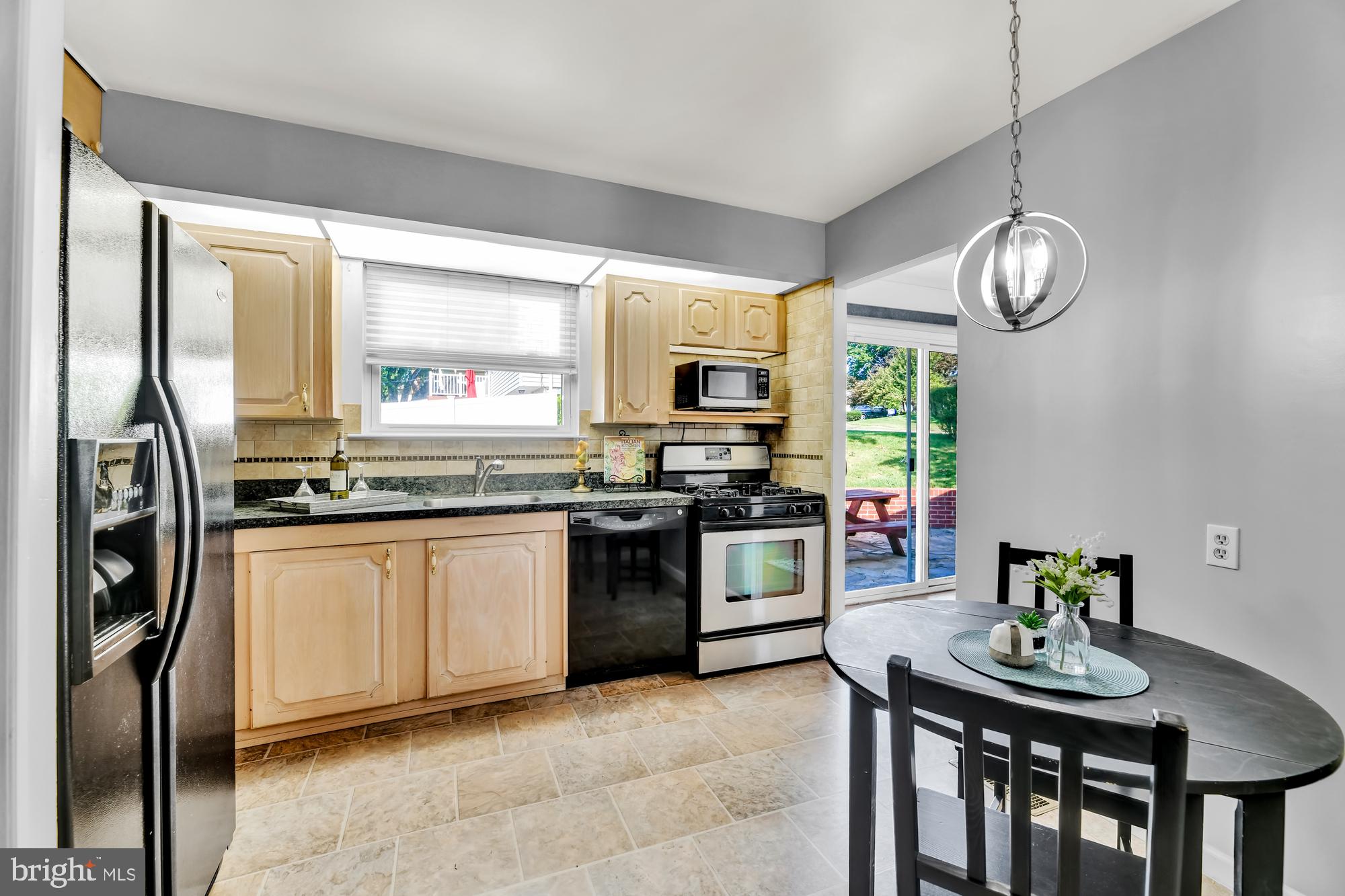 9008 Fieldchat Road Baltimore, MD 21236 - Photo 8 of 35