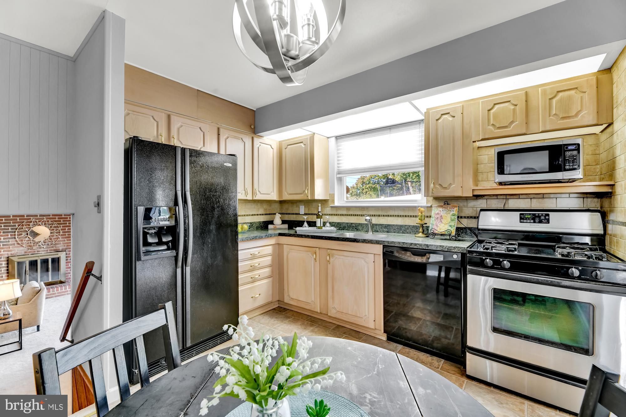 9008 Fieldchat Road Baltimore, MD 21236 - Photo 10 of 35