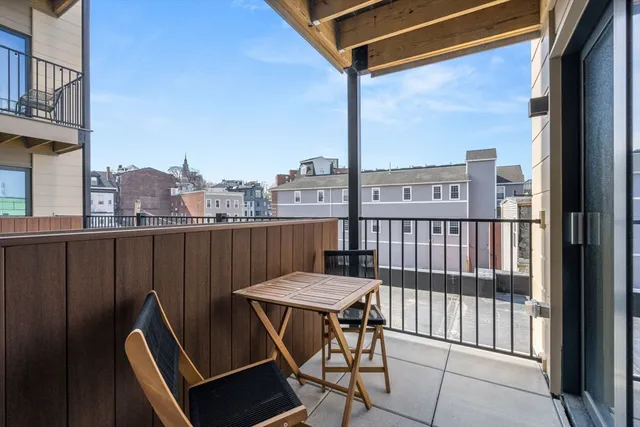 $4,300 | 457 West Broadway, Unit 206, Boston, MA 02127