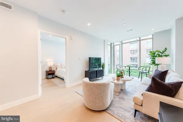 $3,895 | 1224 M Street Northwest, Unit 501, Washington, DC 20005