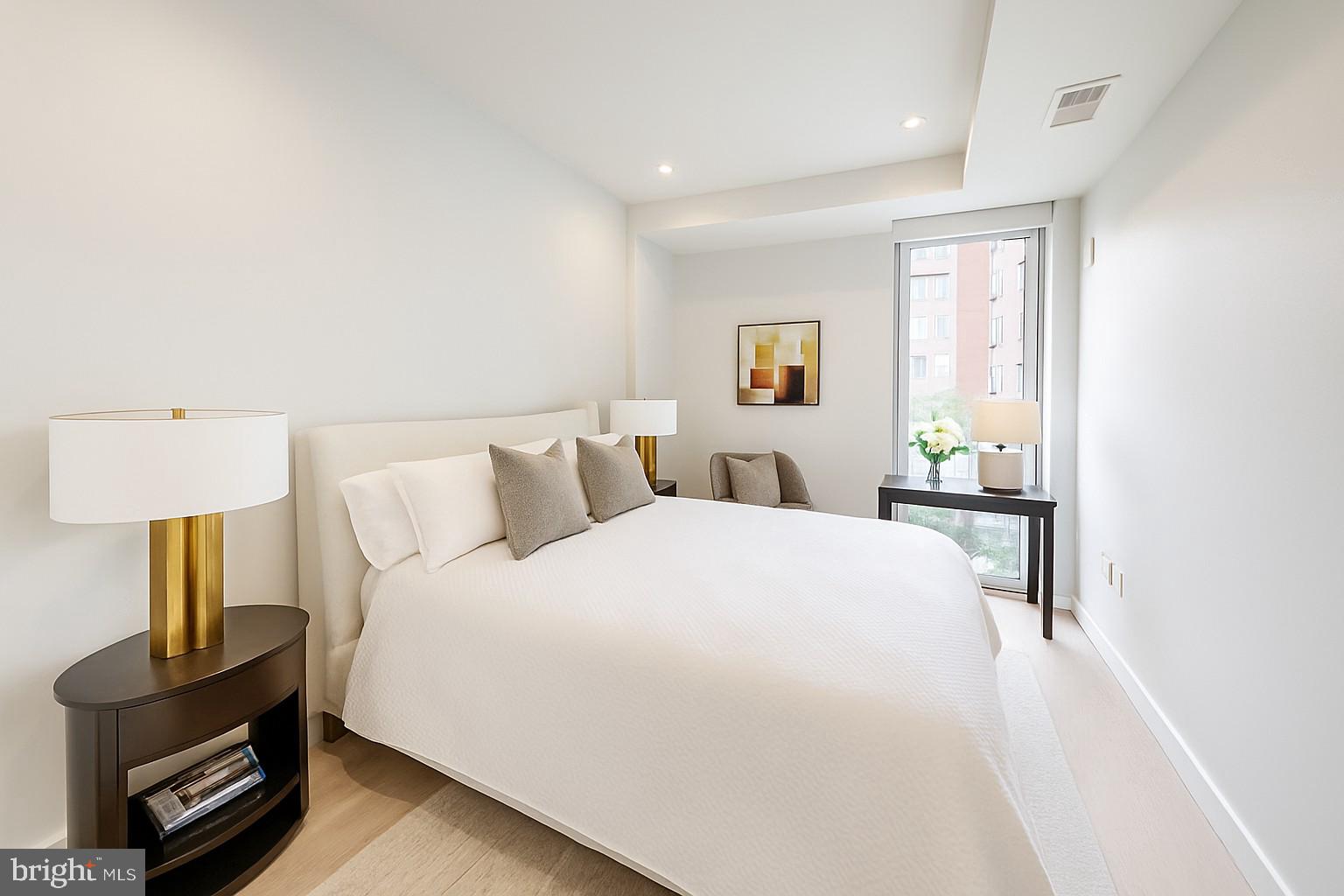 1224 M Street Northwest, Unit 501 Washington, DC 20005 - Photo 2 of 21