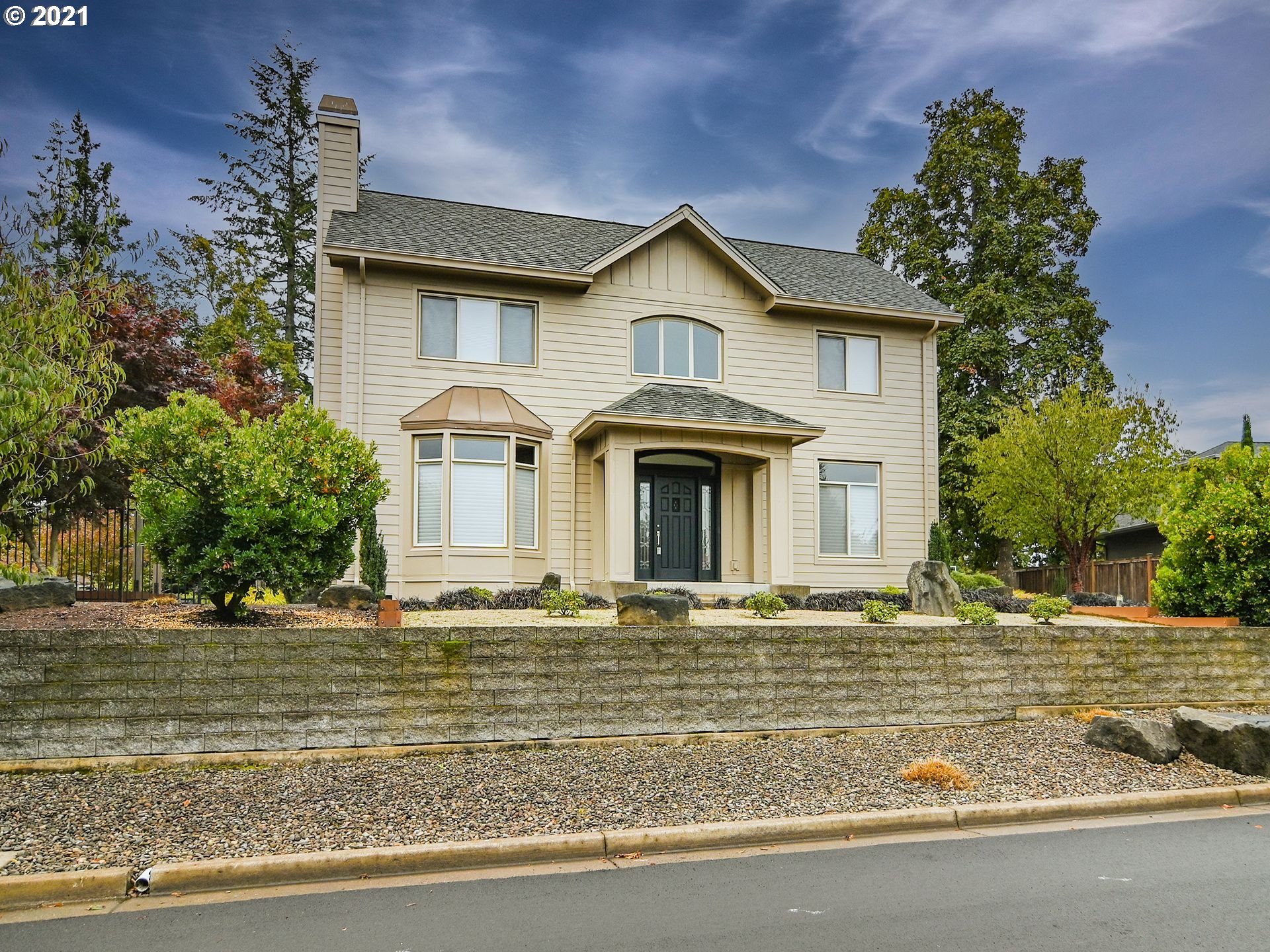 2616 Ridgemont Drive Eugene, OR 97405 - Photo 1 of 32 Gallery Image 1