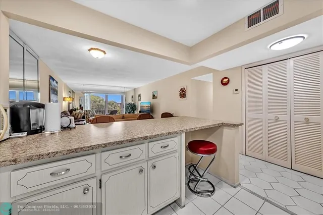 $169,900 | 4800 Hillcrest Lane, Unit 314, Hollywood, FL 33021