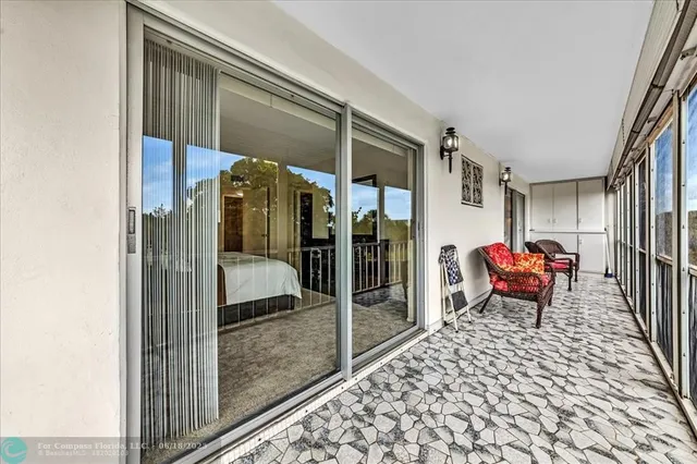 $169,900 | 4800 Hillcrest Lane, Unit 314, Hollywood, FL 33021