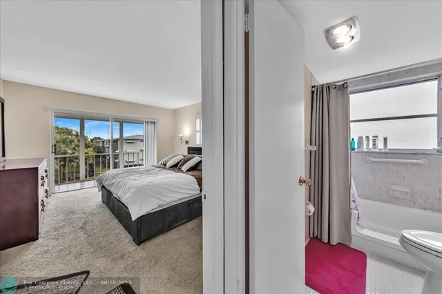 $169,900 | 4800 Hillcrest Lane, Unit 314, Hollywood, FL 33021