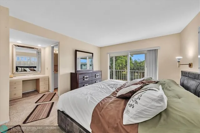 $169,900 | 4800 Hillcrest Lane, Unit 314, Hollywood, FL 33021