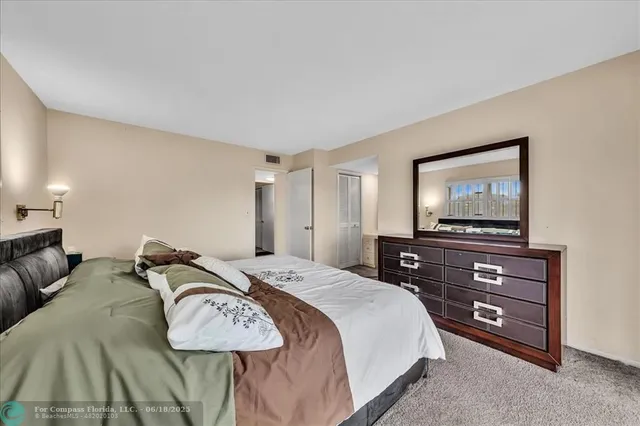 $169,900 | 4800 Hillcrest Lane, Unit 314, Hollywood, FL 33021