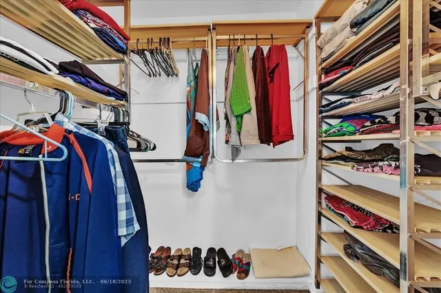 $169,900 | 4800 Hillcrest Lane, Unit 314, Hollywood, FL 33021