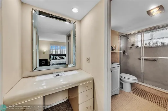 $169,900 | 4800 Hillcrest Lane, Unit 314, Hollywood, FL 33021