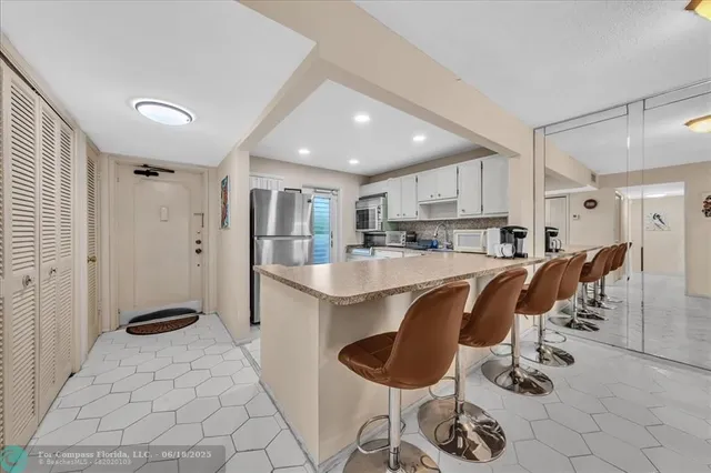 $169,900 | 4800 Hillcrest Lane, Unit 314, Hollywood, FL 33021