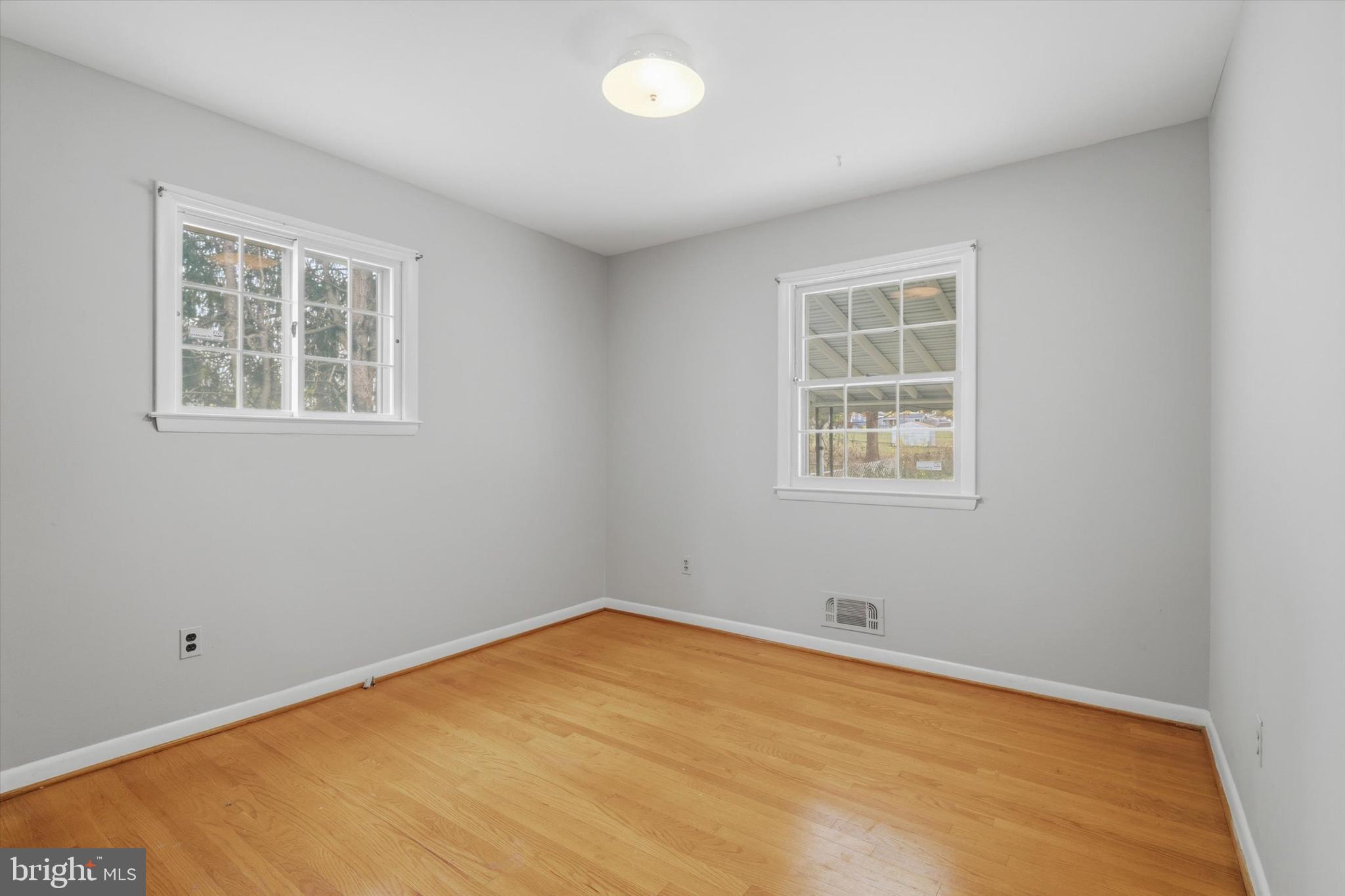 697 West Maple Road Linthicum Heights, MD 21090 - Photo 24 of 36 an empty room with a window