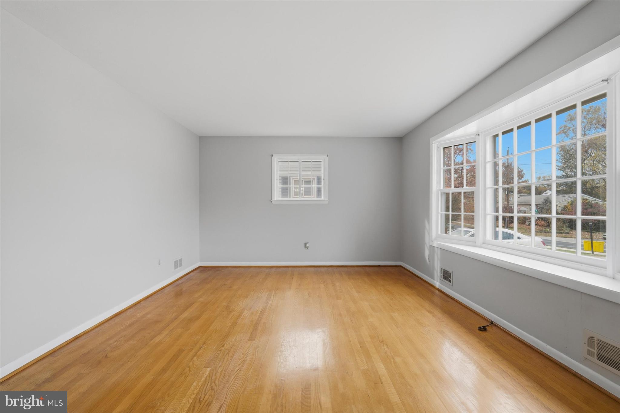 697 West Maple Road Linthicum Heights, MD 21090 - Photo 7 of 36 an empty room with a window
