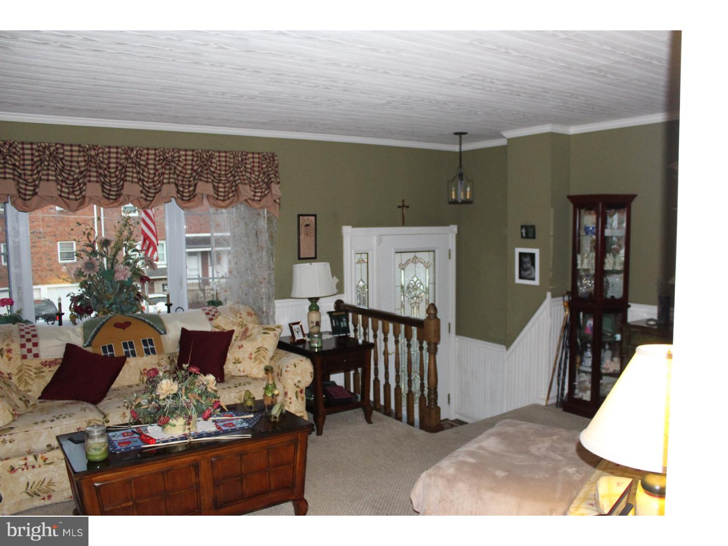 12408 Rambler Road Philadelphia, PA 19154 - Photo 2 of 20 Living Room
