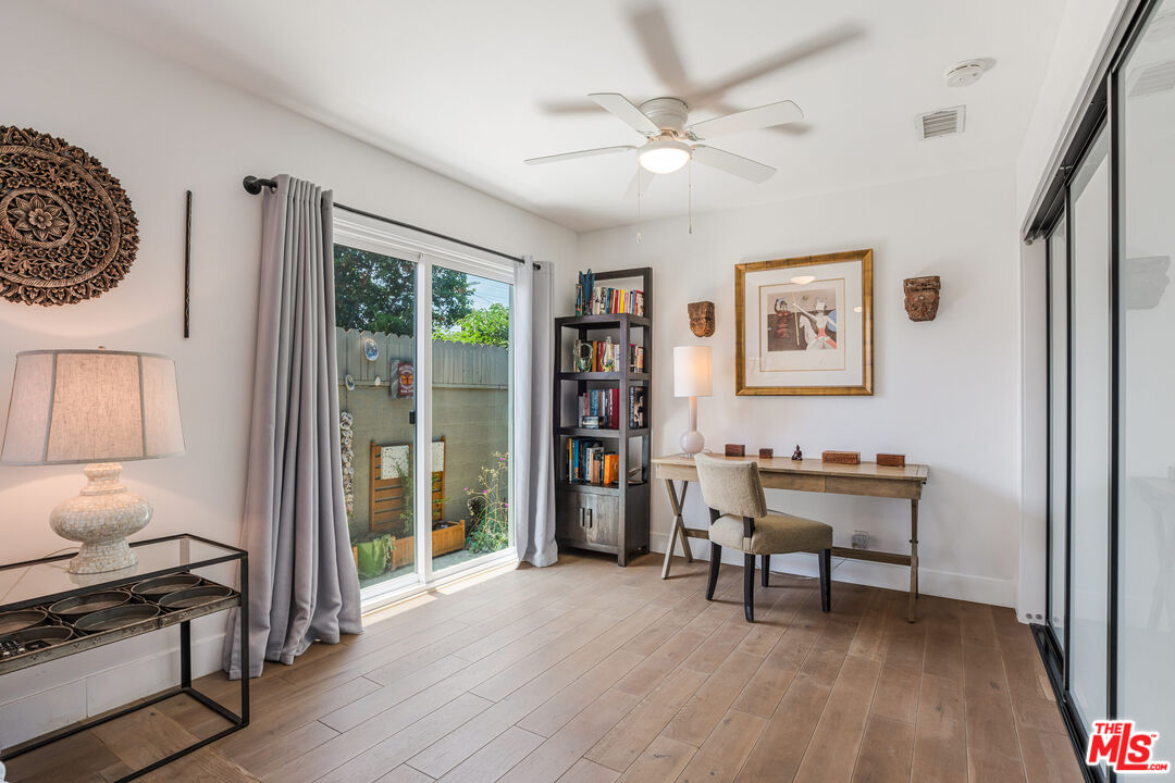 918 Indiana Avenue Venice, CA 90291 - Photo 19 of 36