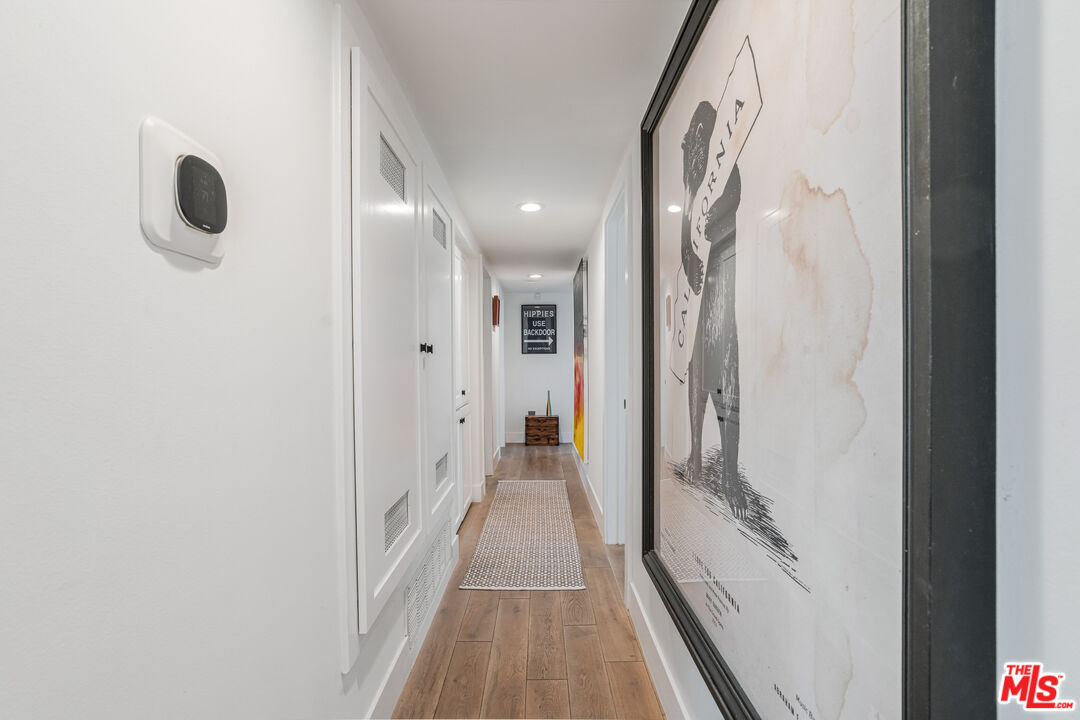 918 Indiana Avenue Venice, CA 90291 - Photo 22 of 36