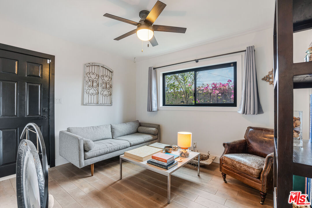 918 Indiana Avenue Venice, CA 90291 - Photo 24 of 36