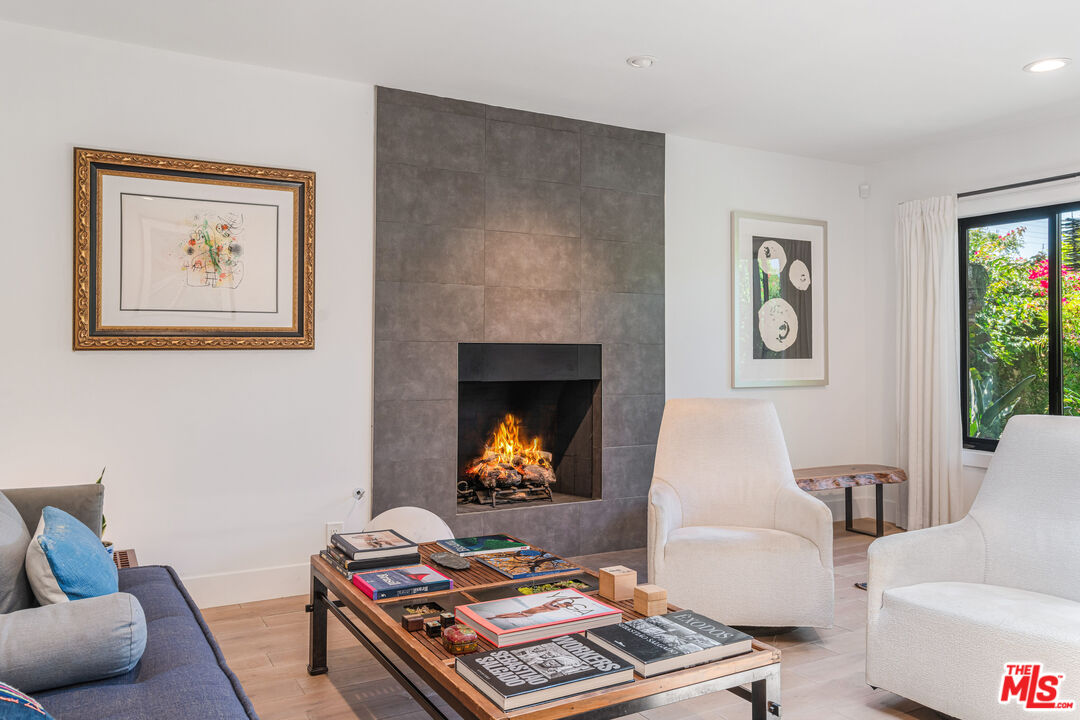 918 Indiana Avenue Venice, CA 90291 - Photo 6 of 36