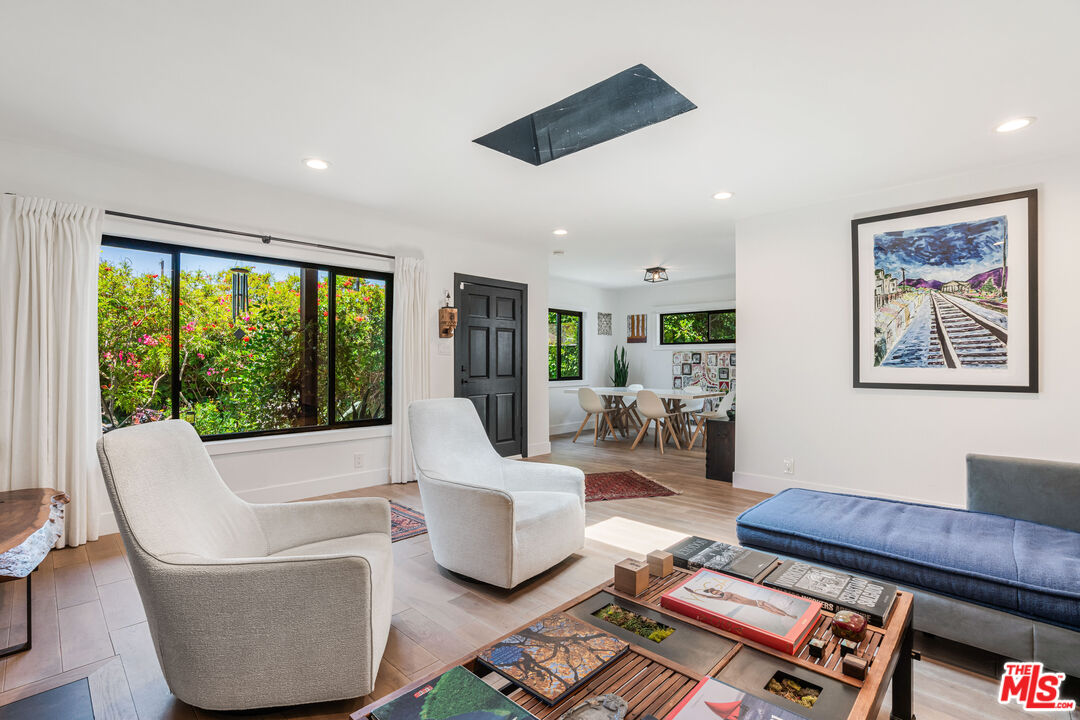 918 Indiana Avenue Venice, CA 90291 - Photo 7 of 36