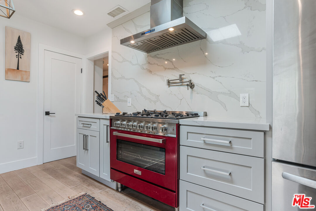 918 Indiana Avenue Venice, CA 90291 - Photo 9 of 36