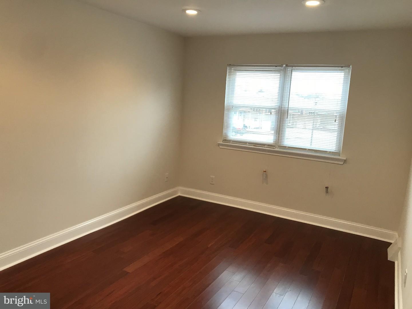 3870 Fairdale Road Philadelphia, PA 19154 - Photo 8 of 25 Gallery Image 8