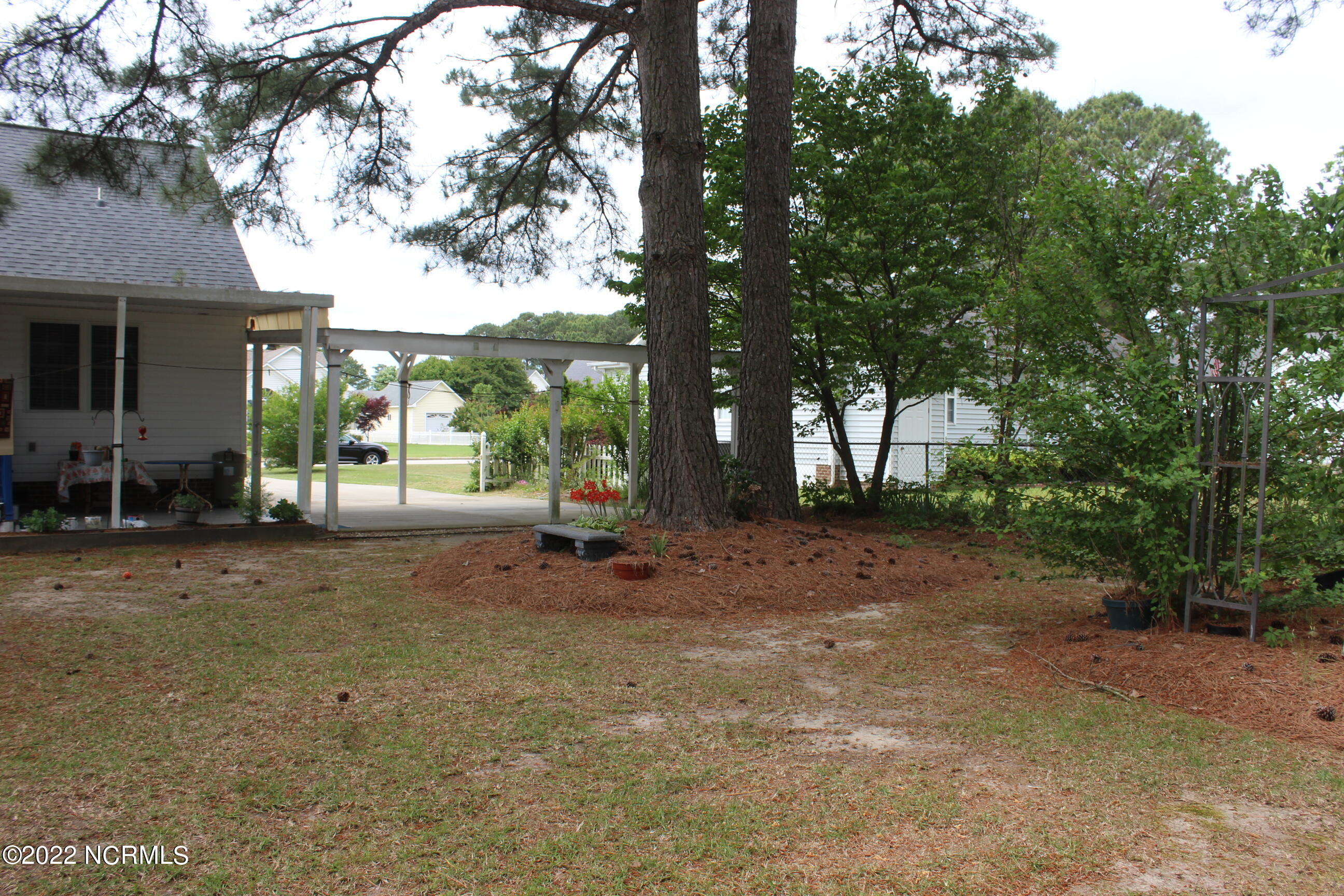 2912 Ridge Road Northwest Wilson, NC 27896 - Photo 3 of 28 dozens of plantings for blooms throughout the year
