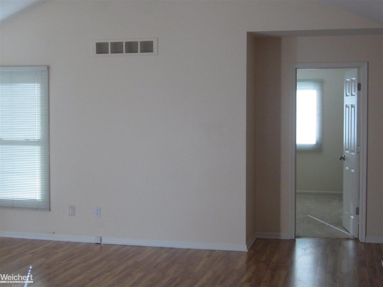 1597 Colony Drive Rochester, MI 48307 - Photo 12 of 26 31294843-11.JPG