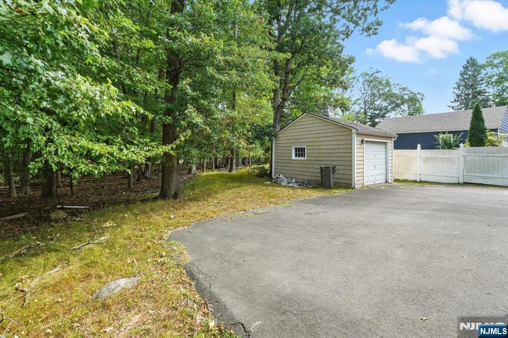 204 West Northfield Road Livingston, NJ 07039 - Photo 29 of 34