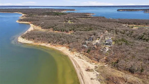$1,295,000 | 83 Preston Oaks Drive, Pottsboro, TX 75076