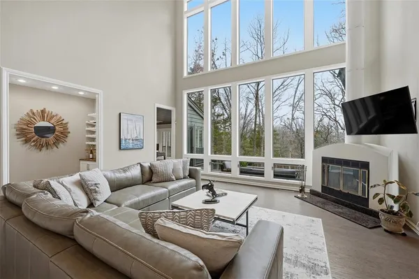 $1,295,000 | 83 Preston Oaks Drive, Pottsboro, TX 75076
